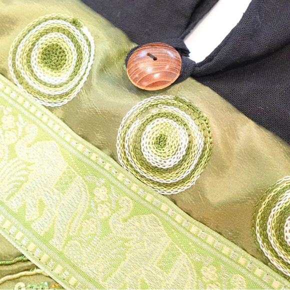 Bohemian Olive and Black Bindle Purse with Embroidery n Coconut Button - Picture 6 of 9